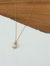 Load image into Gallery viewer, Diamond and Pearl Necklace
