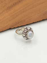Load image into Gallery viewer, Silver South Sea Pearl Art Deco Setting Ring
