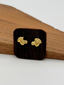 Gold modernism Scrolling Wave Stud Earrings