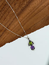 Load image into Gallery viewer, Silver Art Deco Peridot and Alexandrite Necklace
