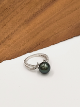 Load image into Gallery viewer, Silver Tahitian South Sea Pearl with Diamond Accent Ring
