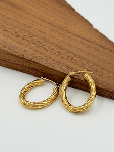 Yellow Gold Etched Rope Huggie Hoop Earrings